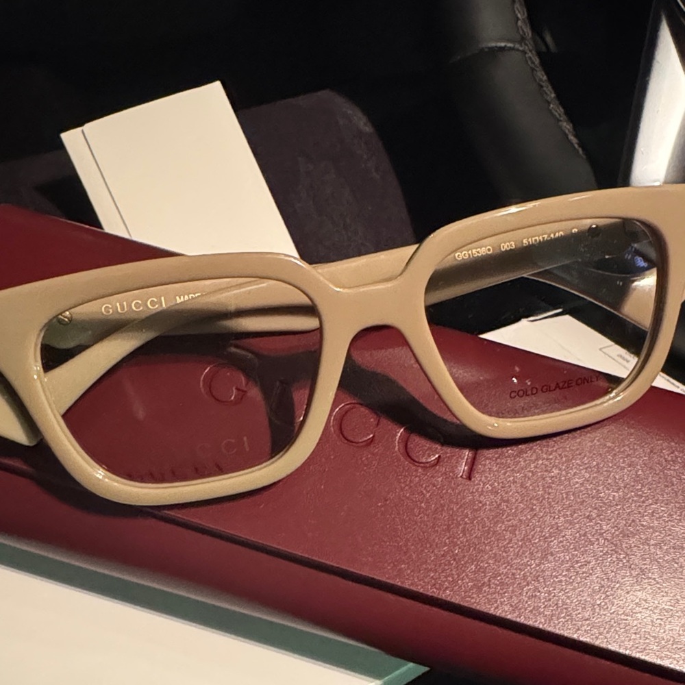 Gucci Women's Glasses in Beige